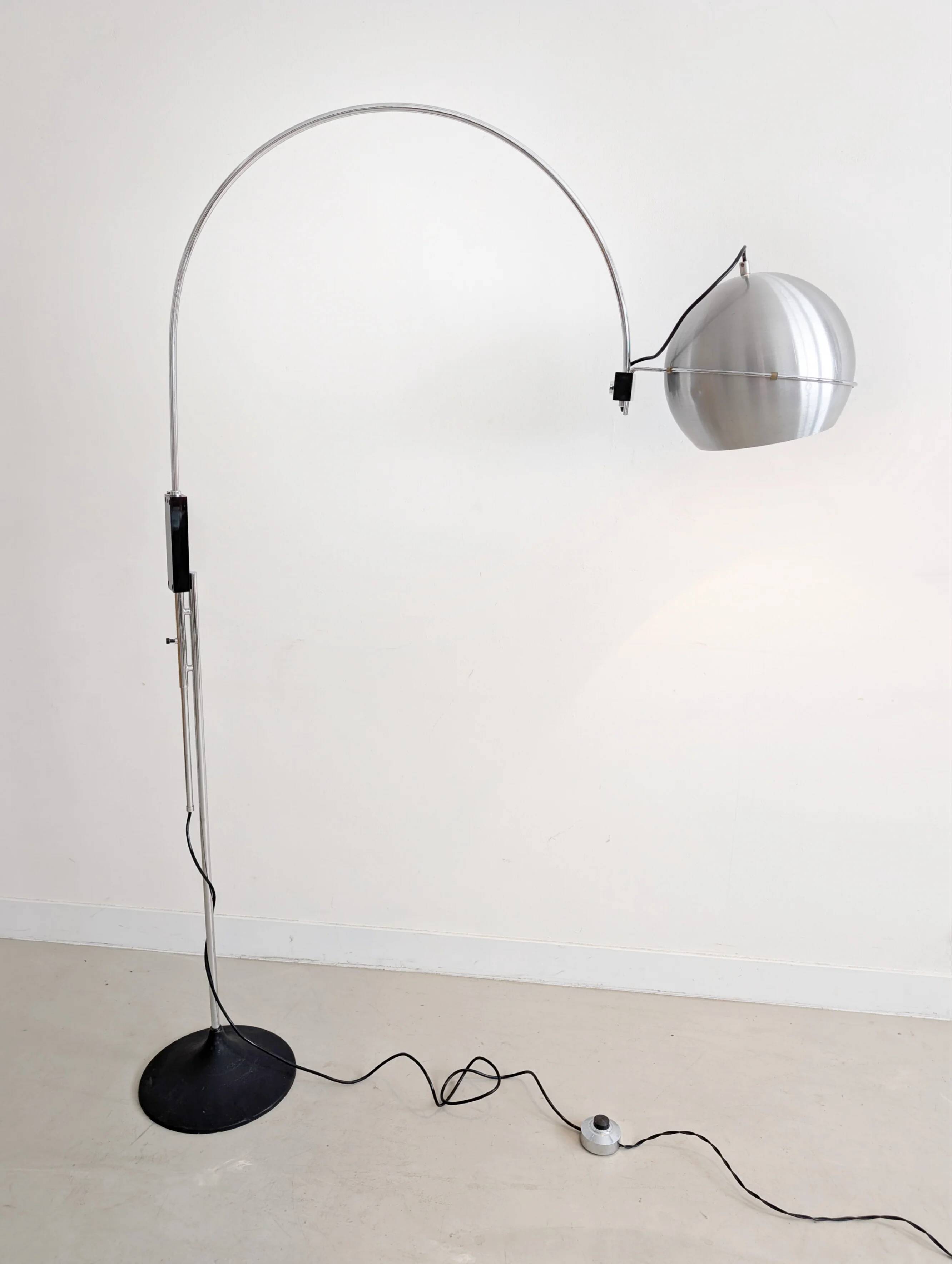 Lampadaire globe oculaire réglable Space Age des années 1970