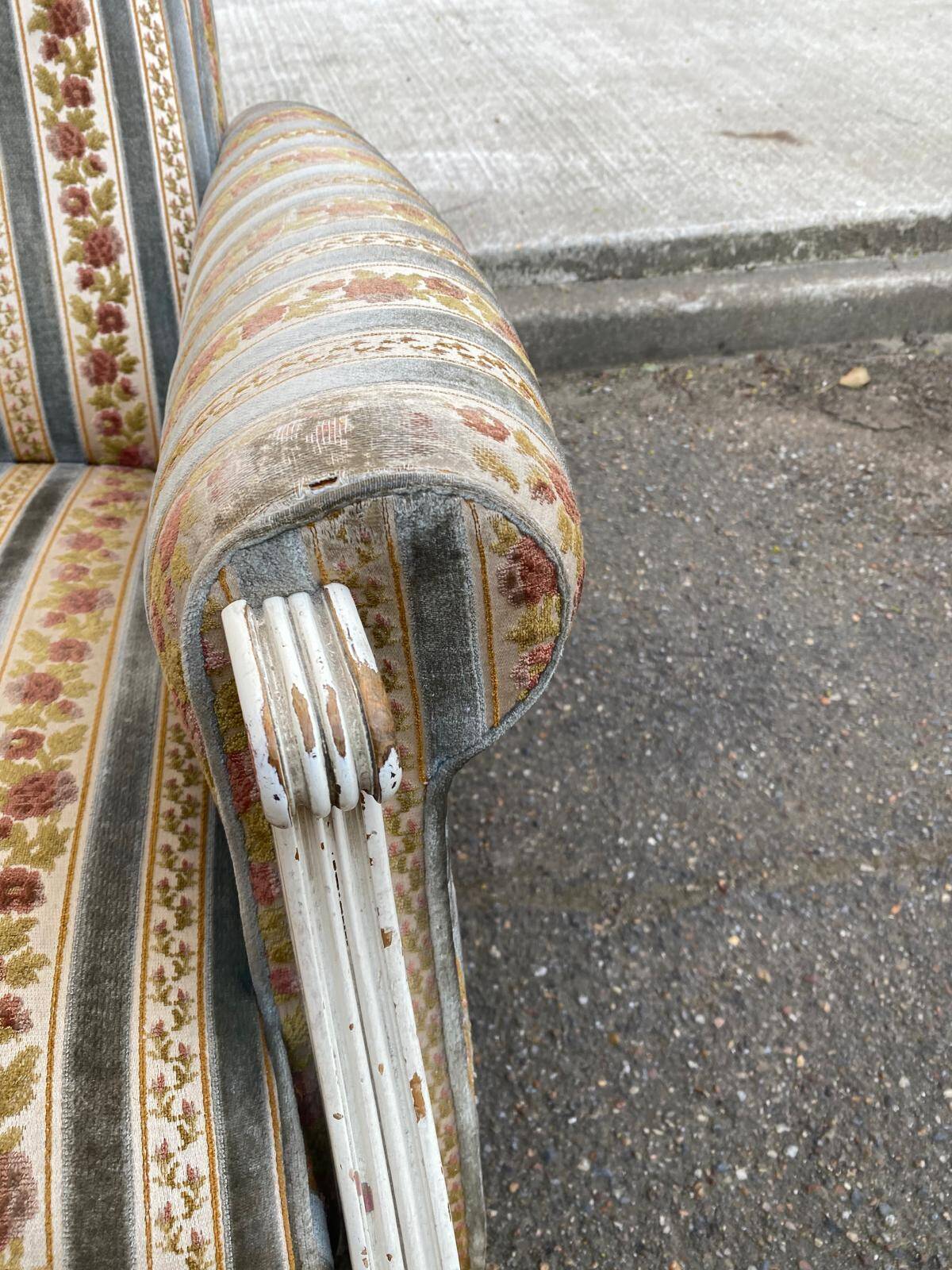 2 Louis XVI bergère armchairs in solid wood with beige and blue embroidered fabric.