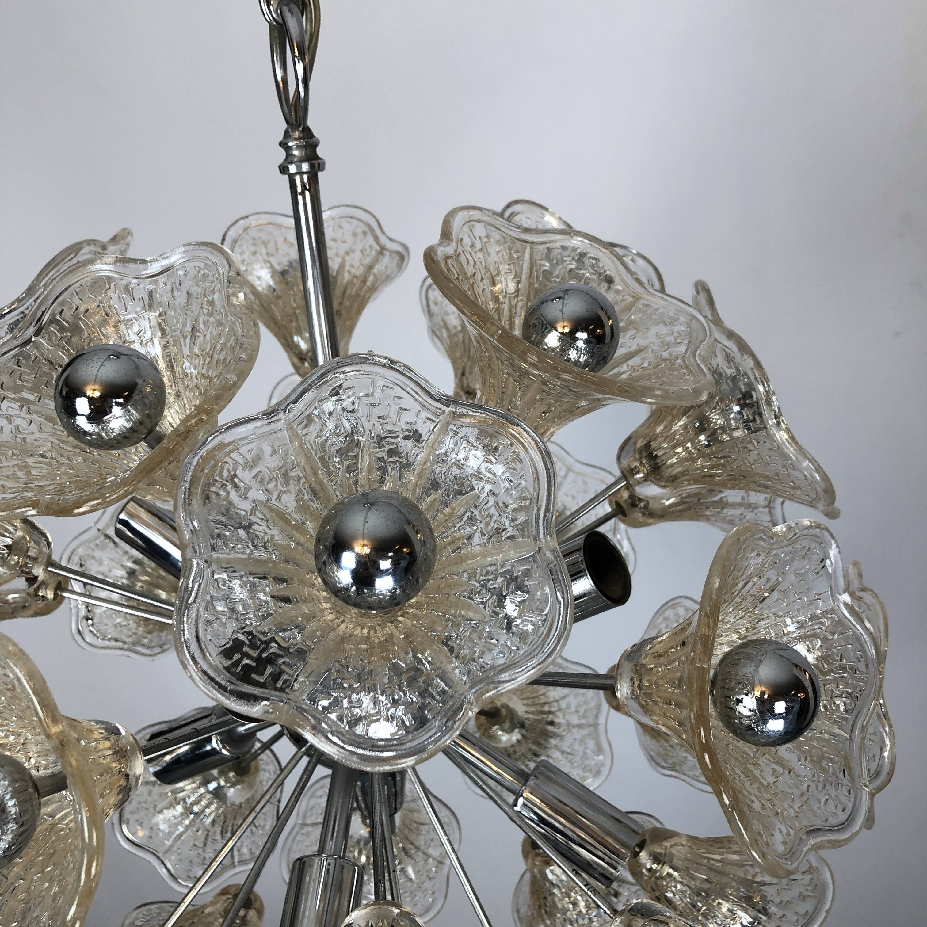 Venini, vintage 35 glass flowers sputnik from 70s
