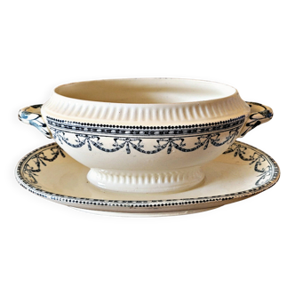 Salins iron clay sauceboat, Louis XVI Guirlandes model