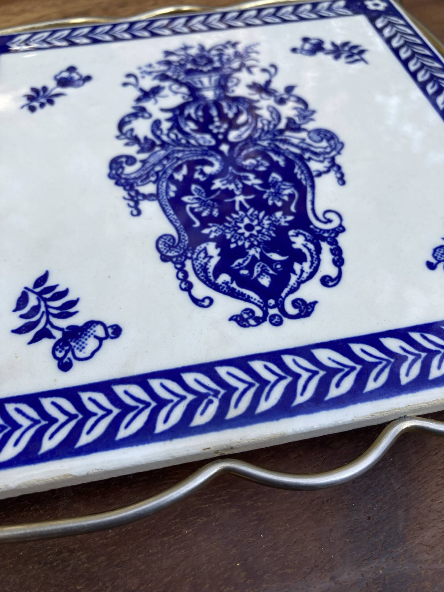 Vintage chic Gien earthenware trivet