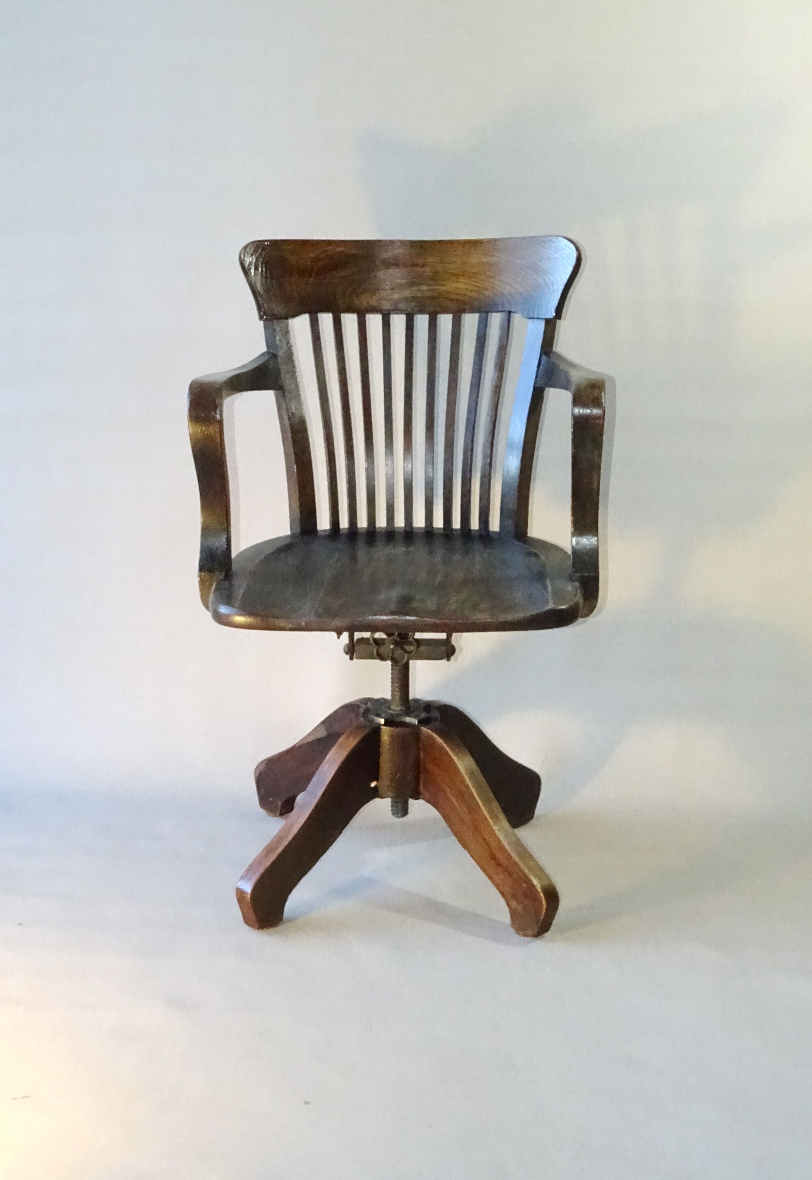 American office armchair with screws, solid oak, 1925/1930