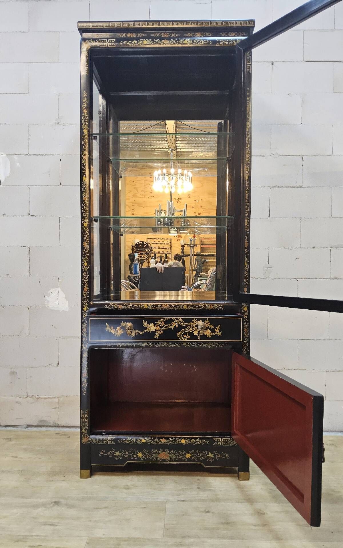 Vitrine chinoise vintage avec miroir, décor fleurs et oiseaux