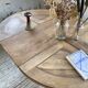 Table ronde en orme Maison Regain