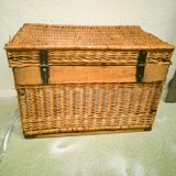 Wicker trunk