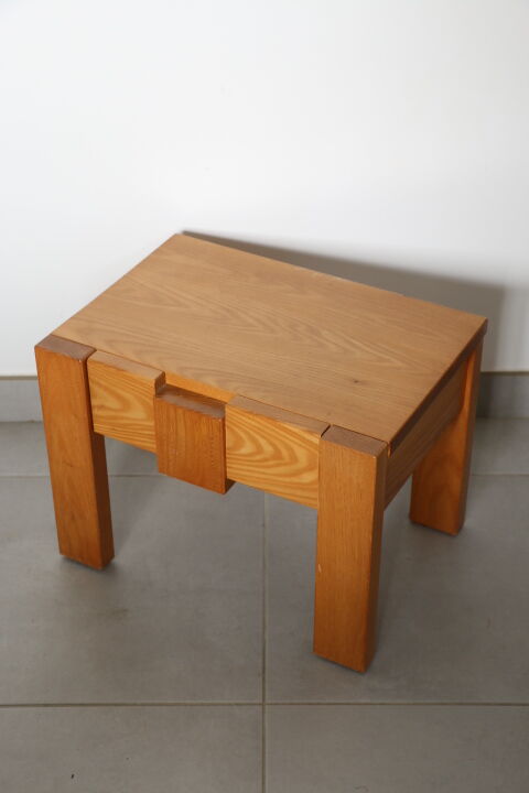 Bedside elm house Regain