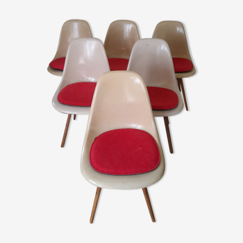 Suite de six chaises DSW de Charles & Ray Eames Herman Miller