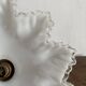 Ancien plafonnier opaline dentelée