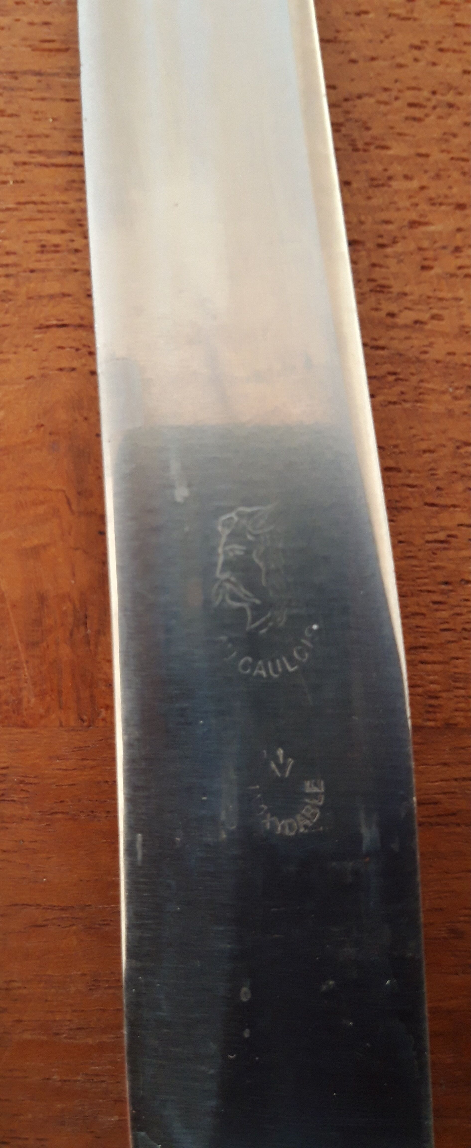 12 knives au gaulois blackened wooden handle