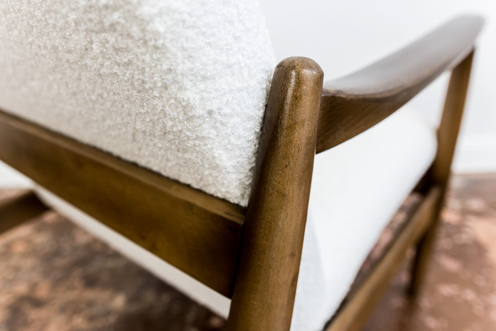 Pair of white boucle gfm 64 high back armchairs by edmund homa, 1960s