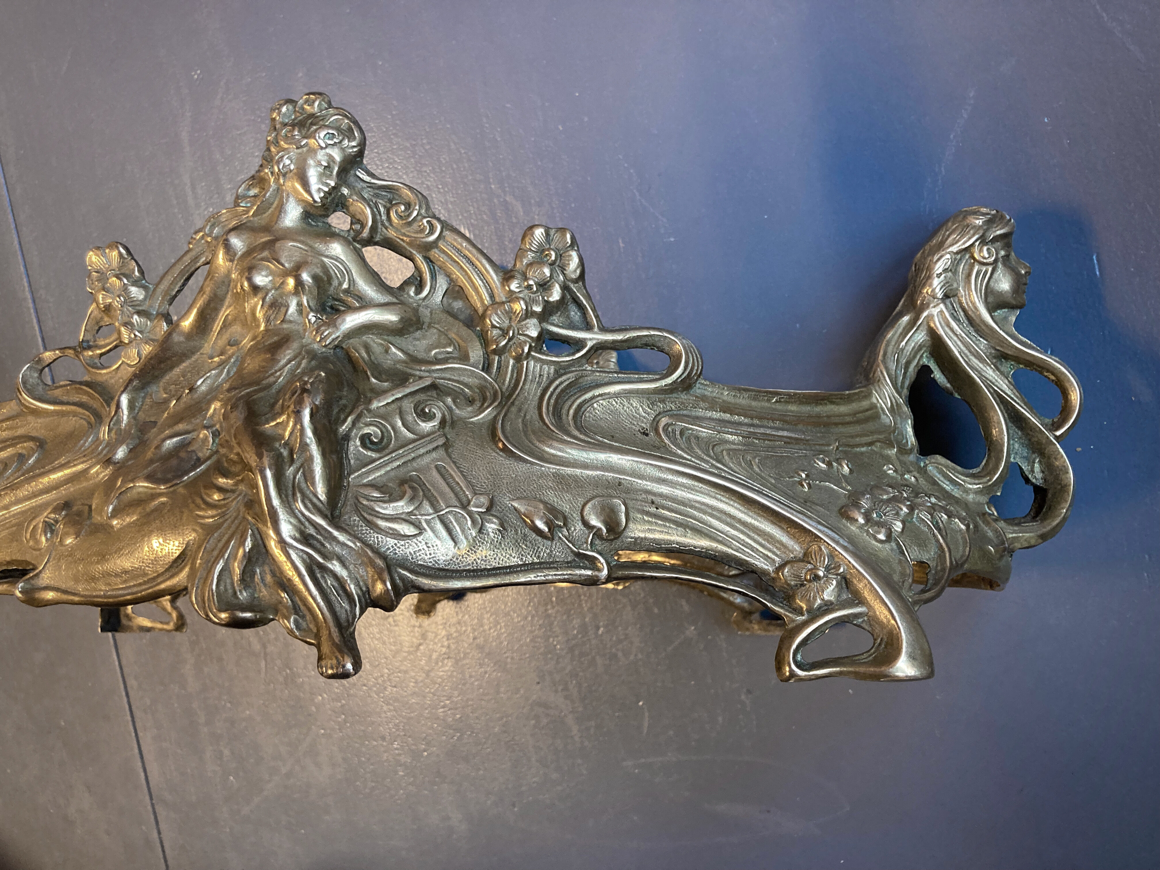 Large planter in gilded bronze Art nouvelles