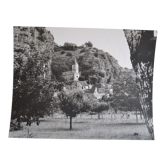 Photo argentique anonyme verger eglise sud de la france vers 1970