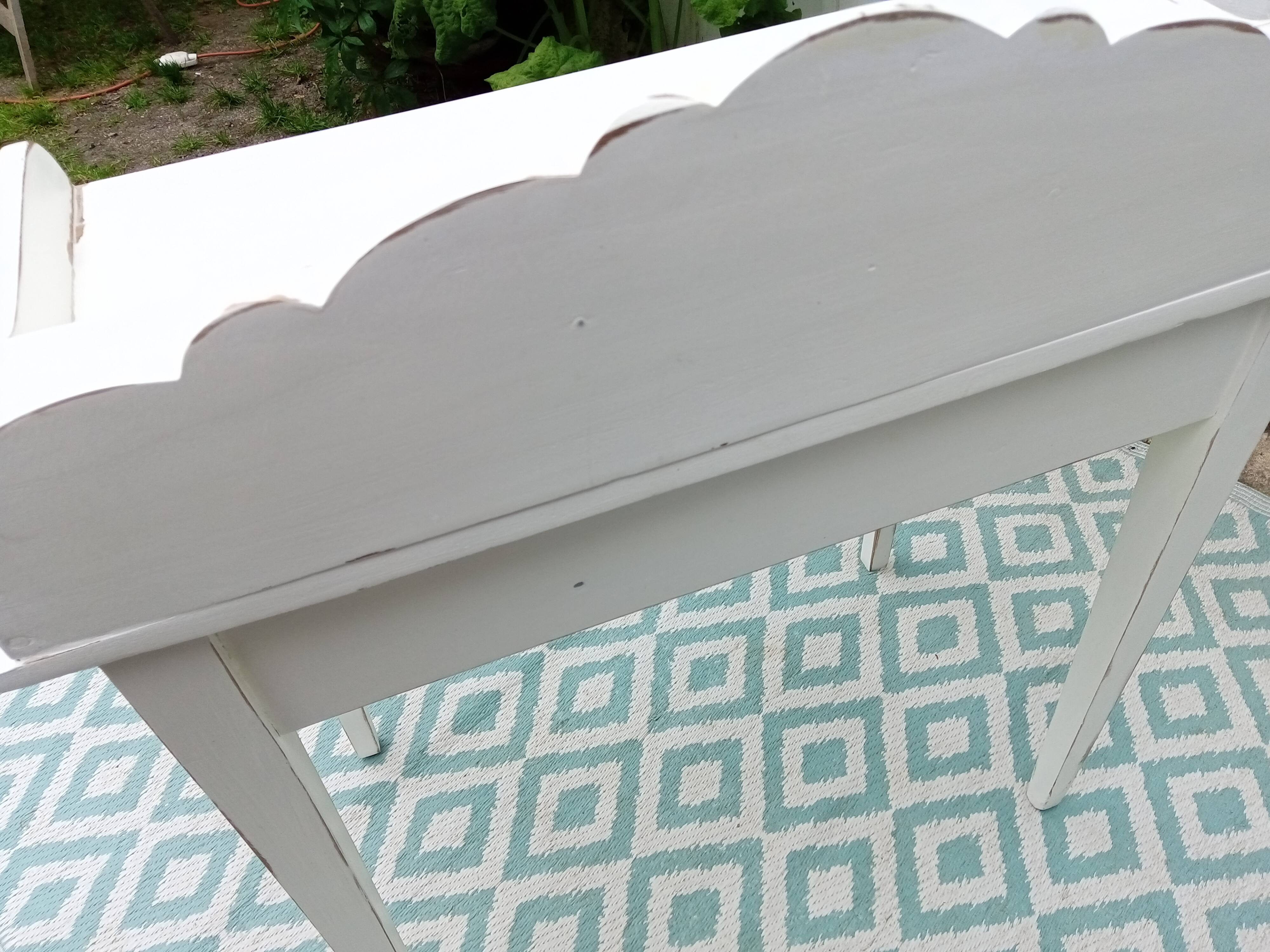 Desk / Dressing table