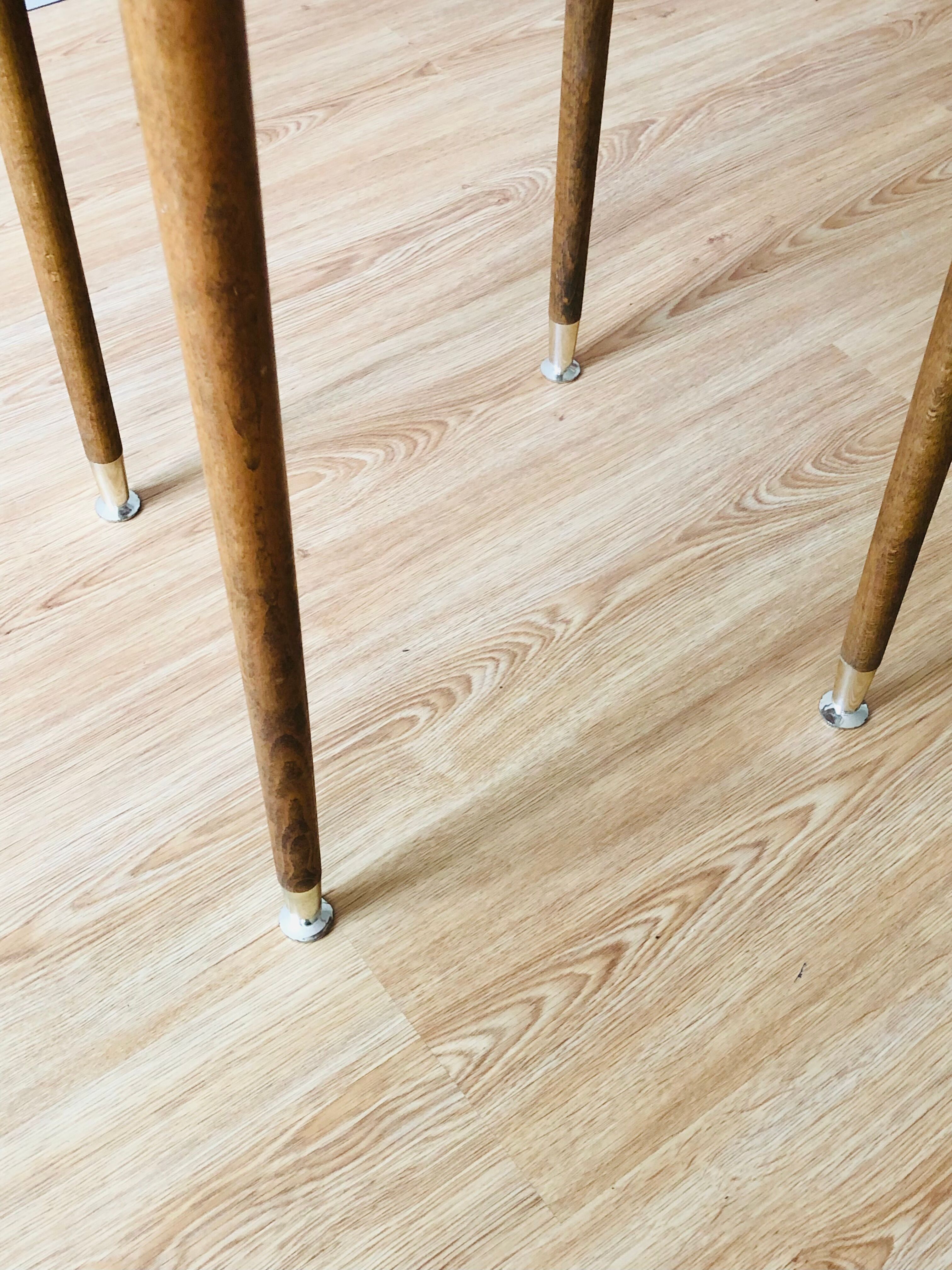 Side table vintage tapered legs 1950