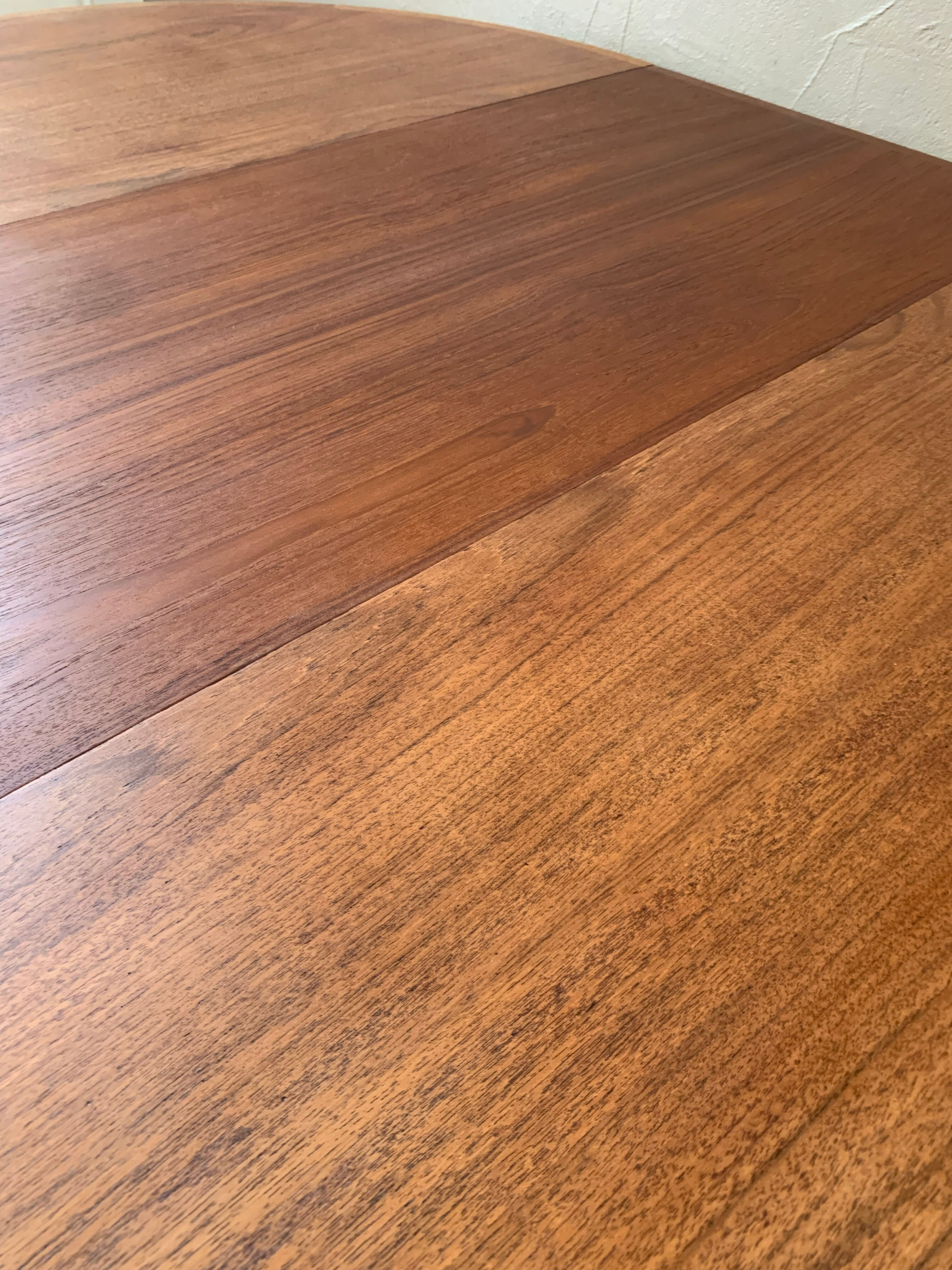 Danish teak dining table mSe Mobler, distributed by Samcom