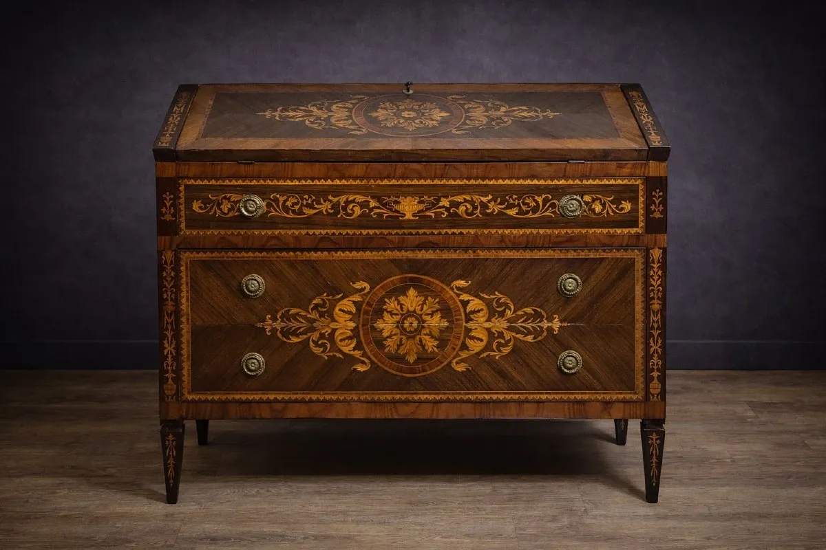 Louis XV style writing desk commode with drop-down front, made of precious wood.