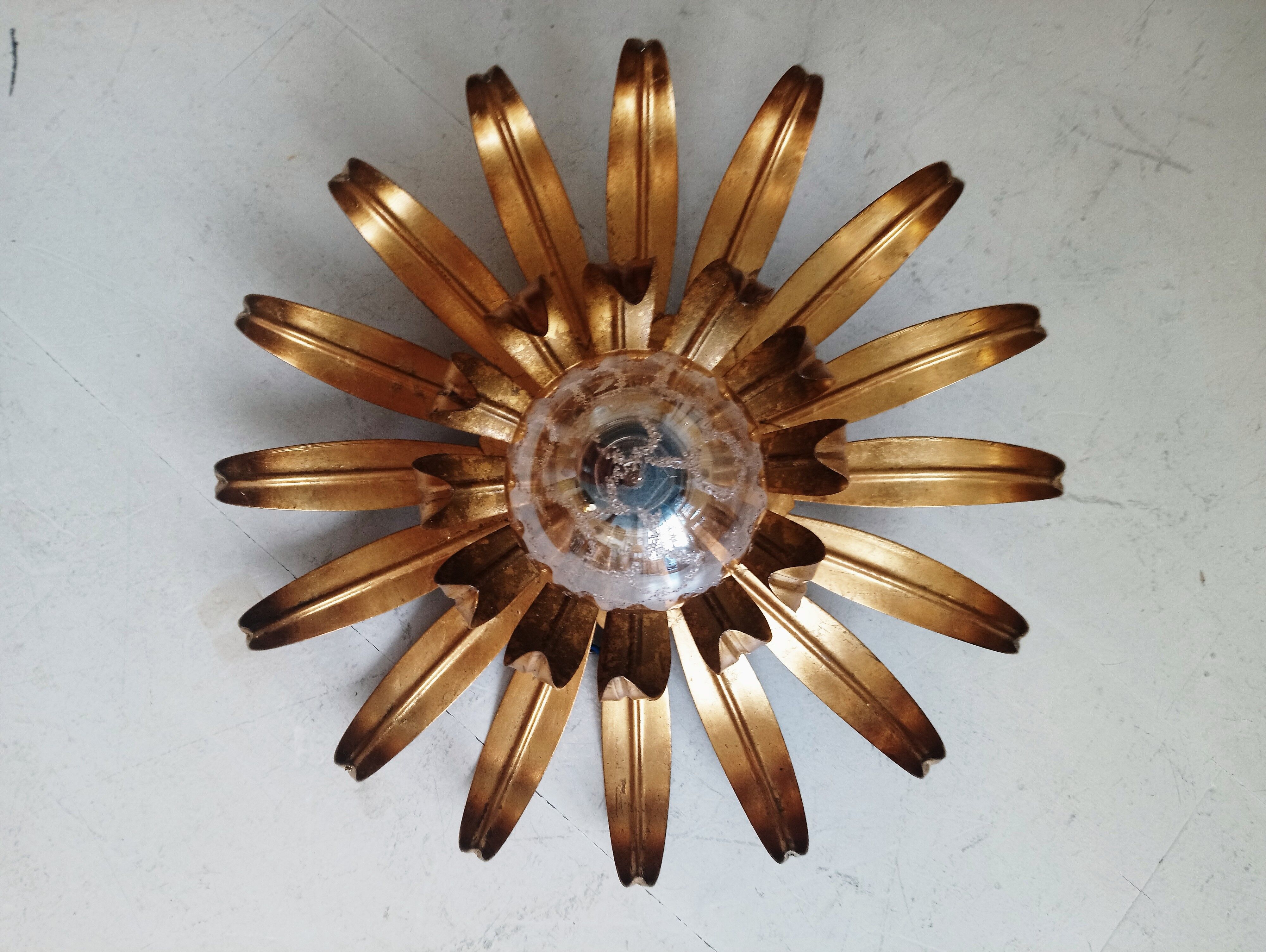 Wall lamp or ceiling light lamp in golden flower