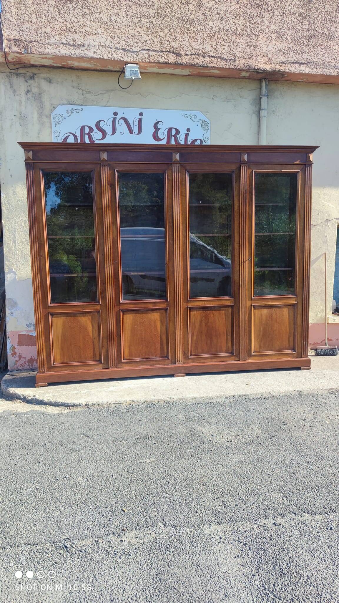 4-door bookcase in solid walnut circa 1880