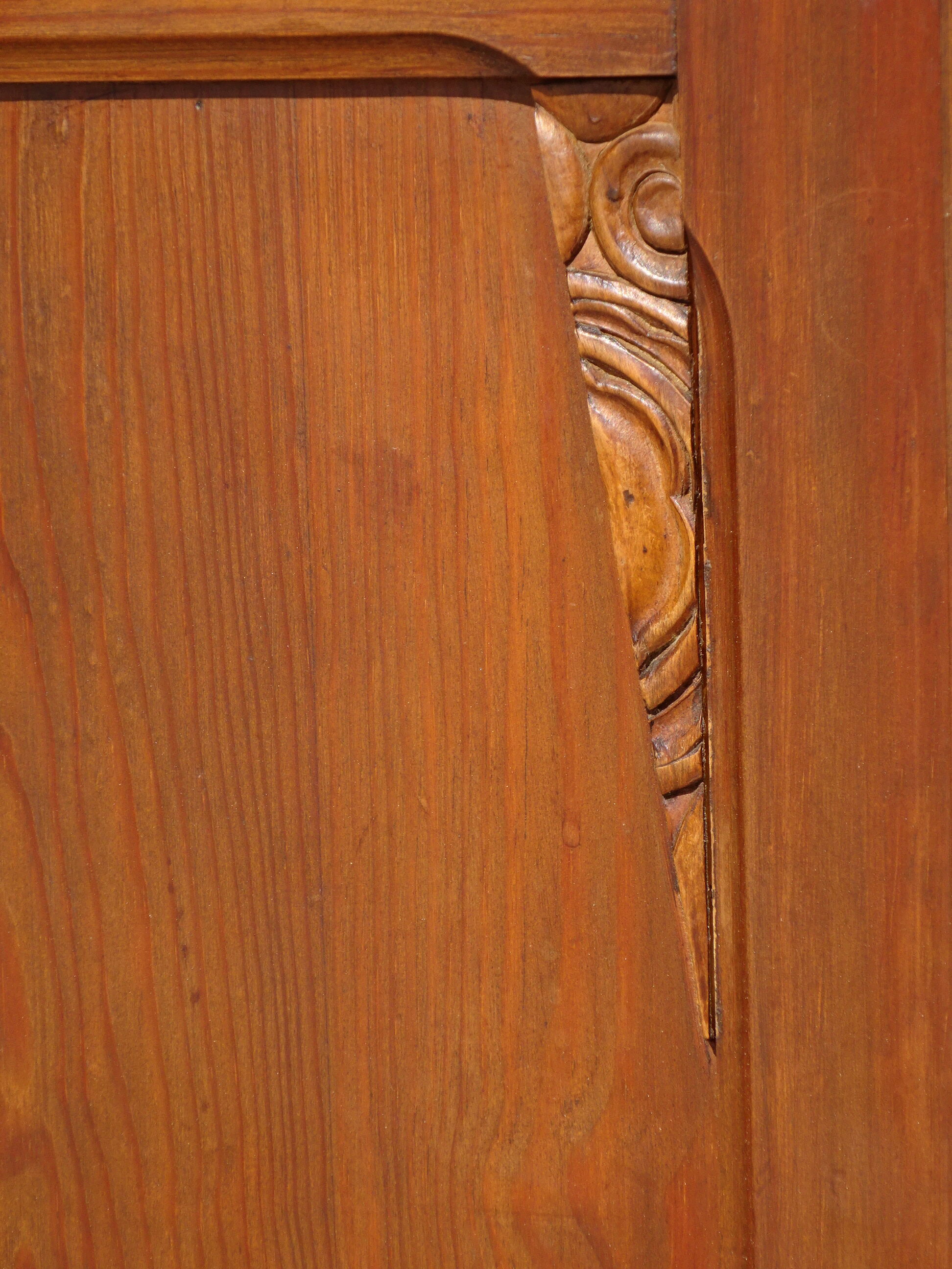 Ancien petit buffet Art Déco