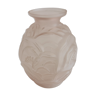 Vase boule art déco verre moulé rose