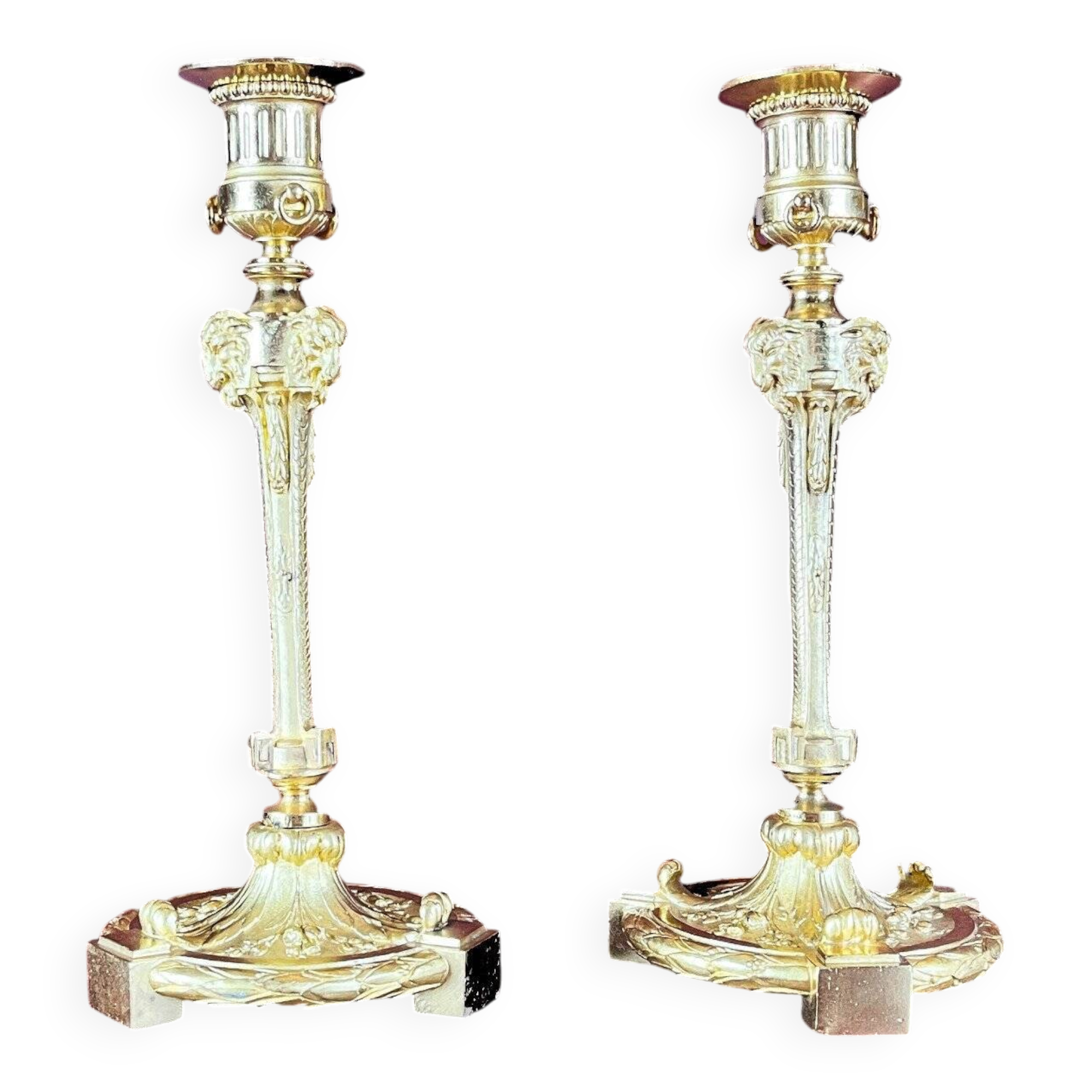 Paire de bougeoirs en bronze doré et ciselé Maison Marnyhac, 19ème siècle