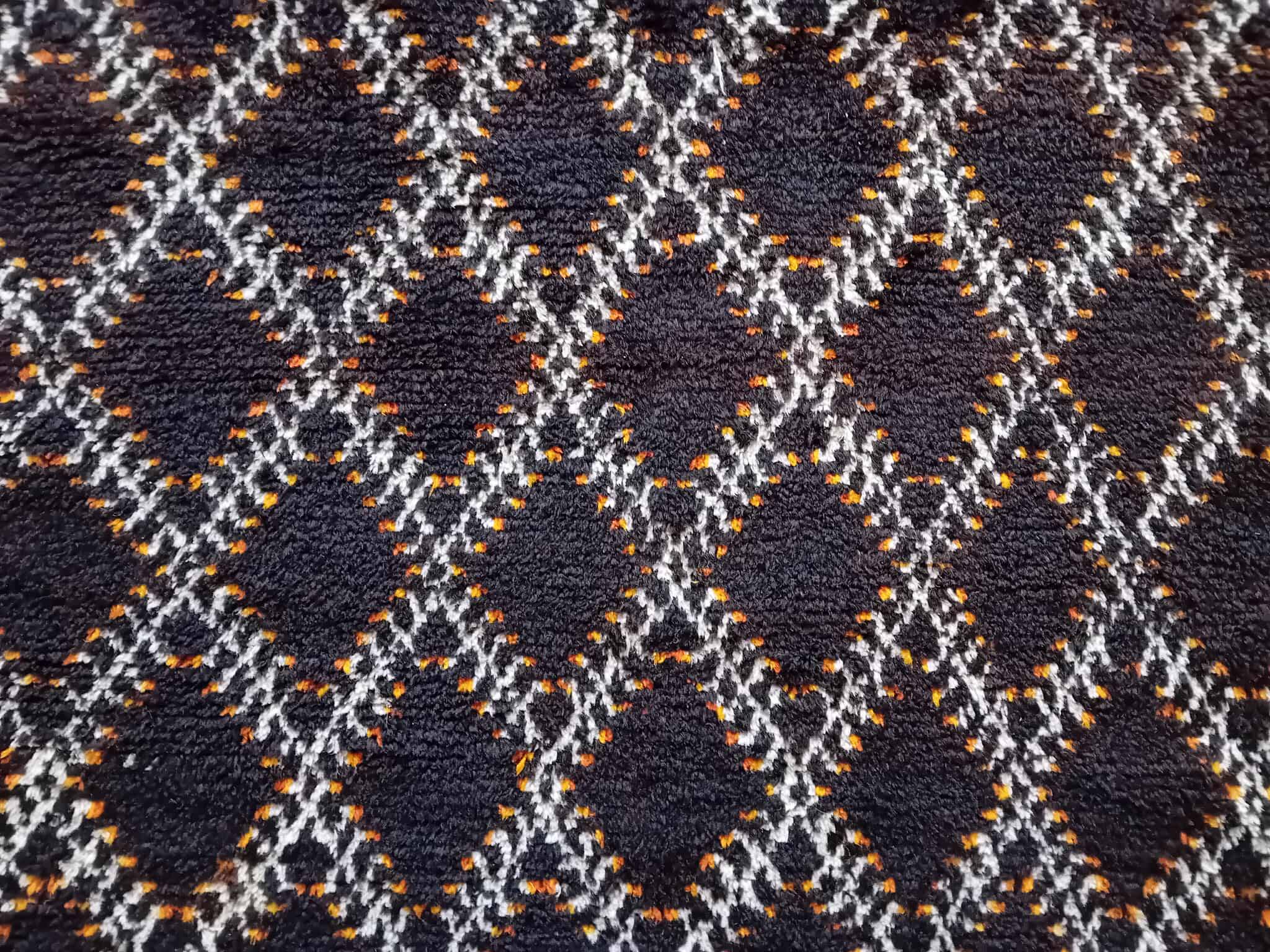 Handmade Berber Taznakht rug 140x109cm