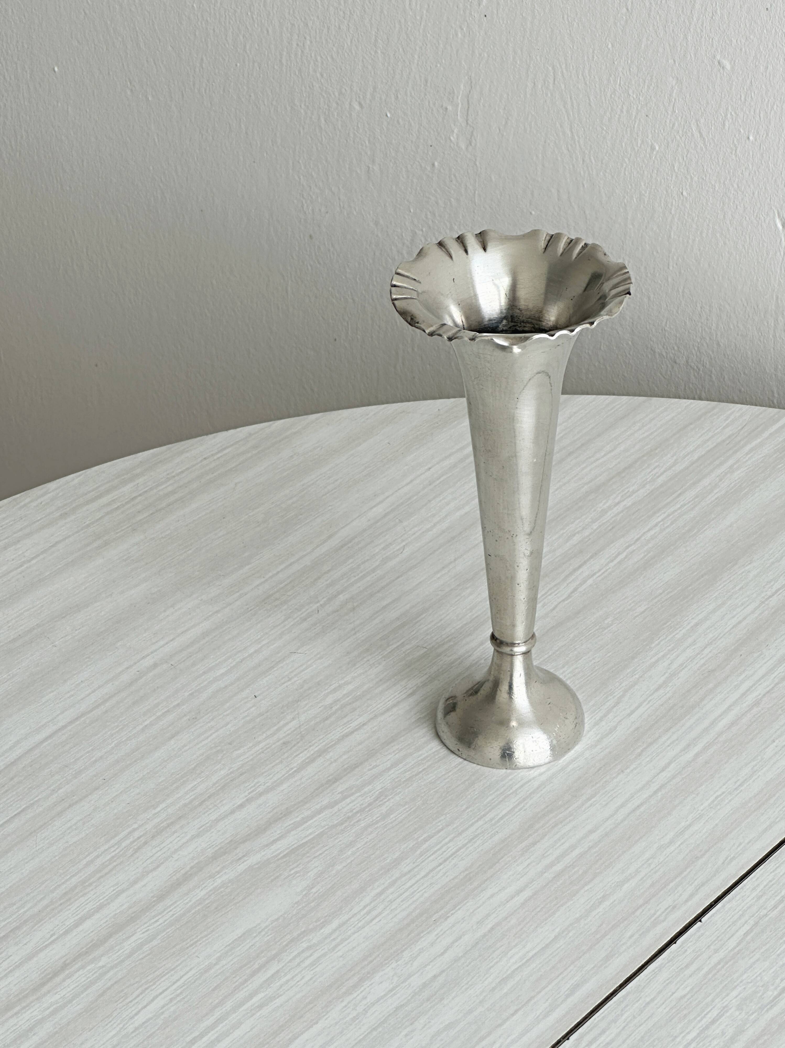 Patinated silver-plated soliflore