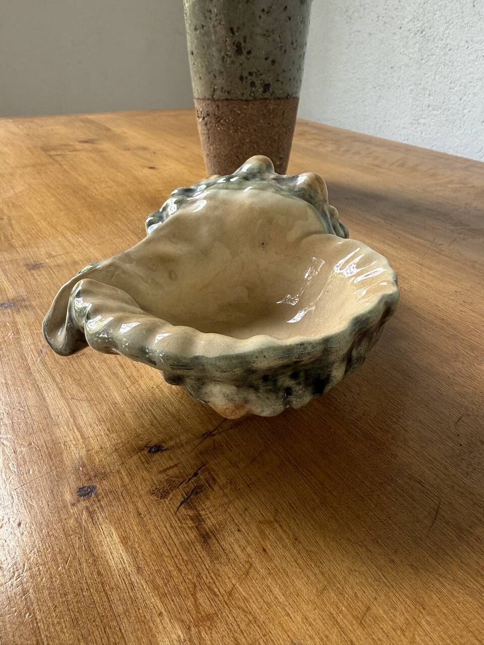 Ceramic shell empty pocket or ashtray 1970