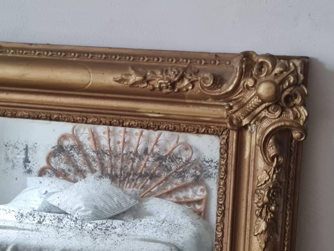 Antique rectangular mirror with mouldings 103 x 68