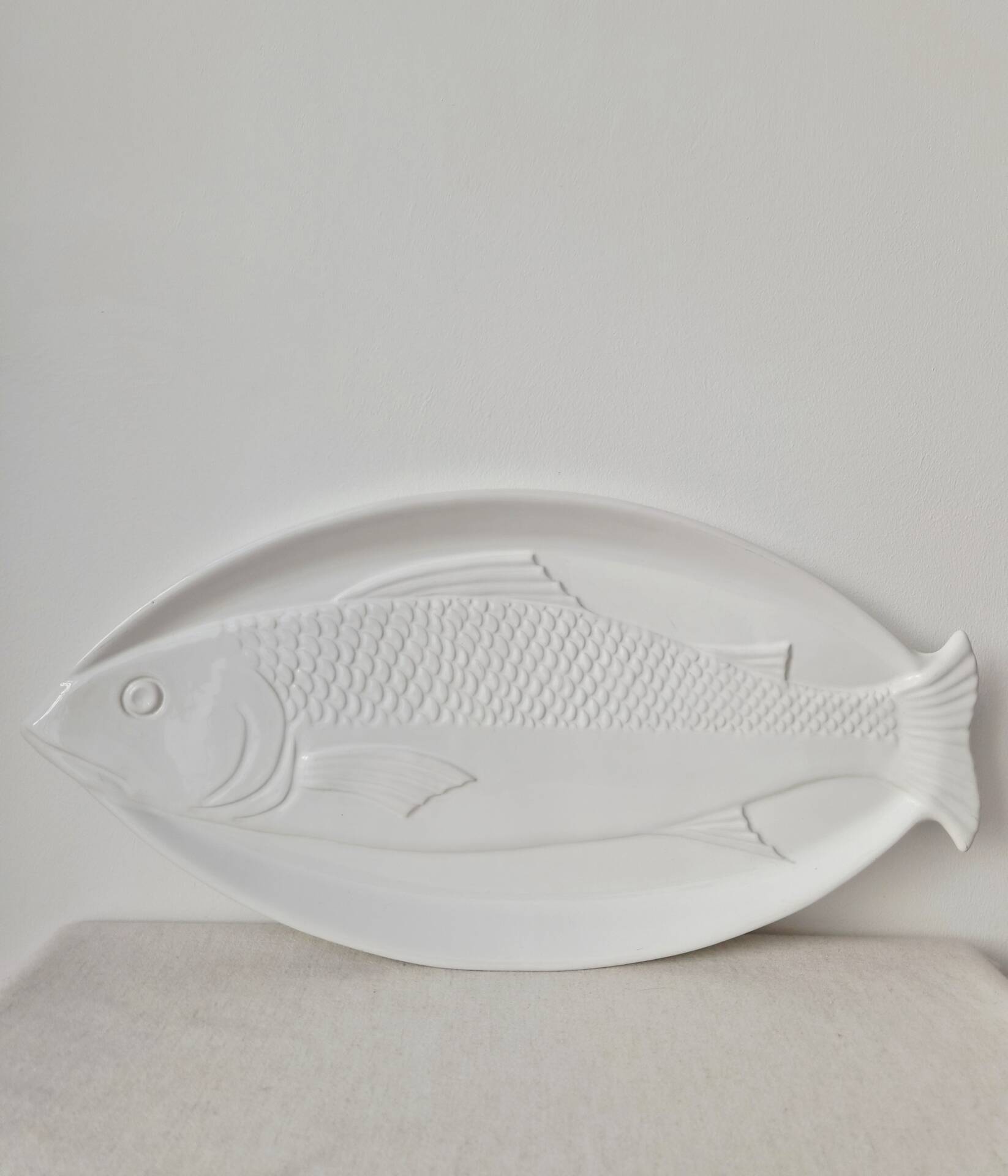 Large vintage ceramic plate "Fish" from Portugal -