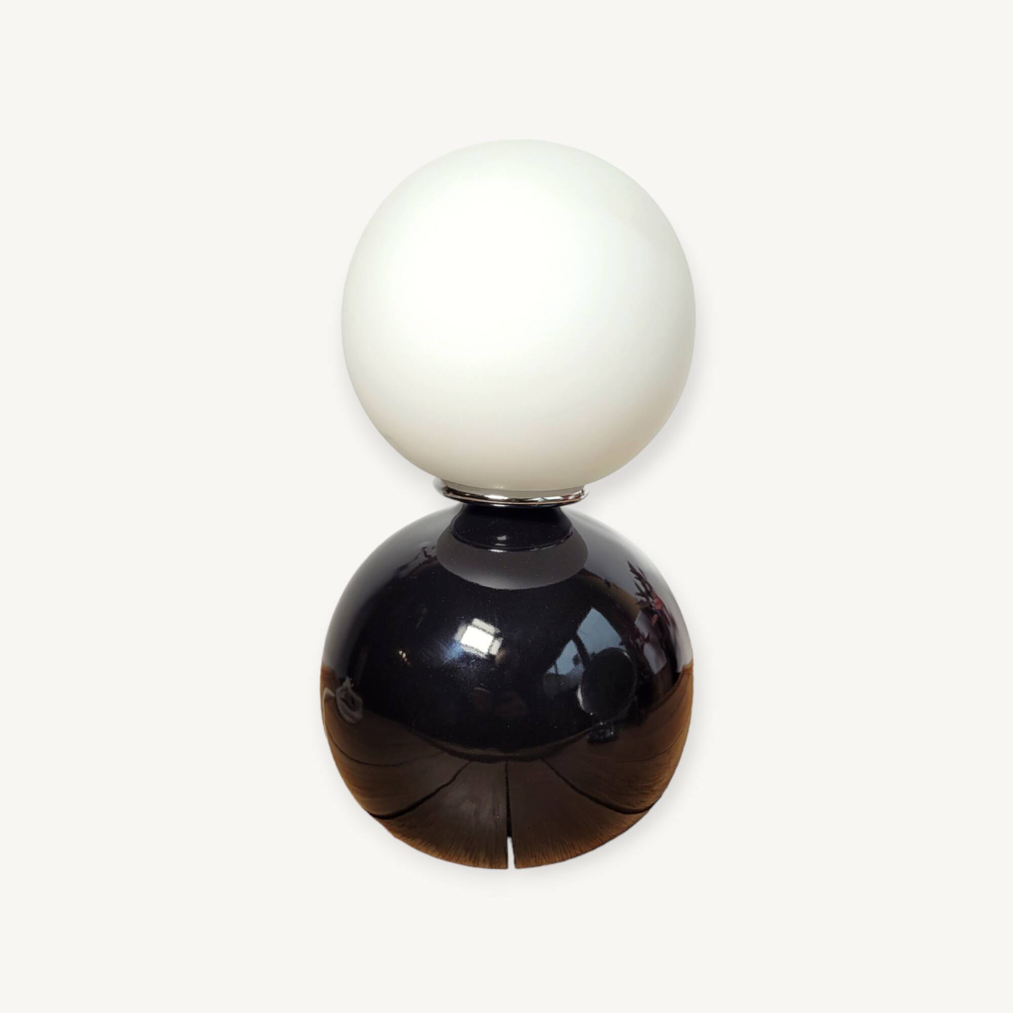 Vintage 1980 globe ball table lamp