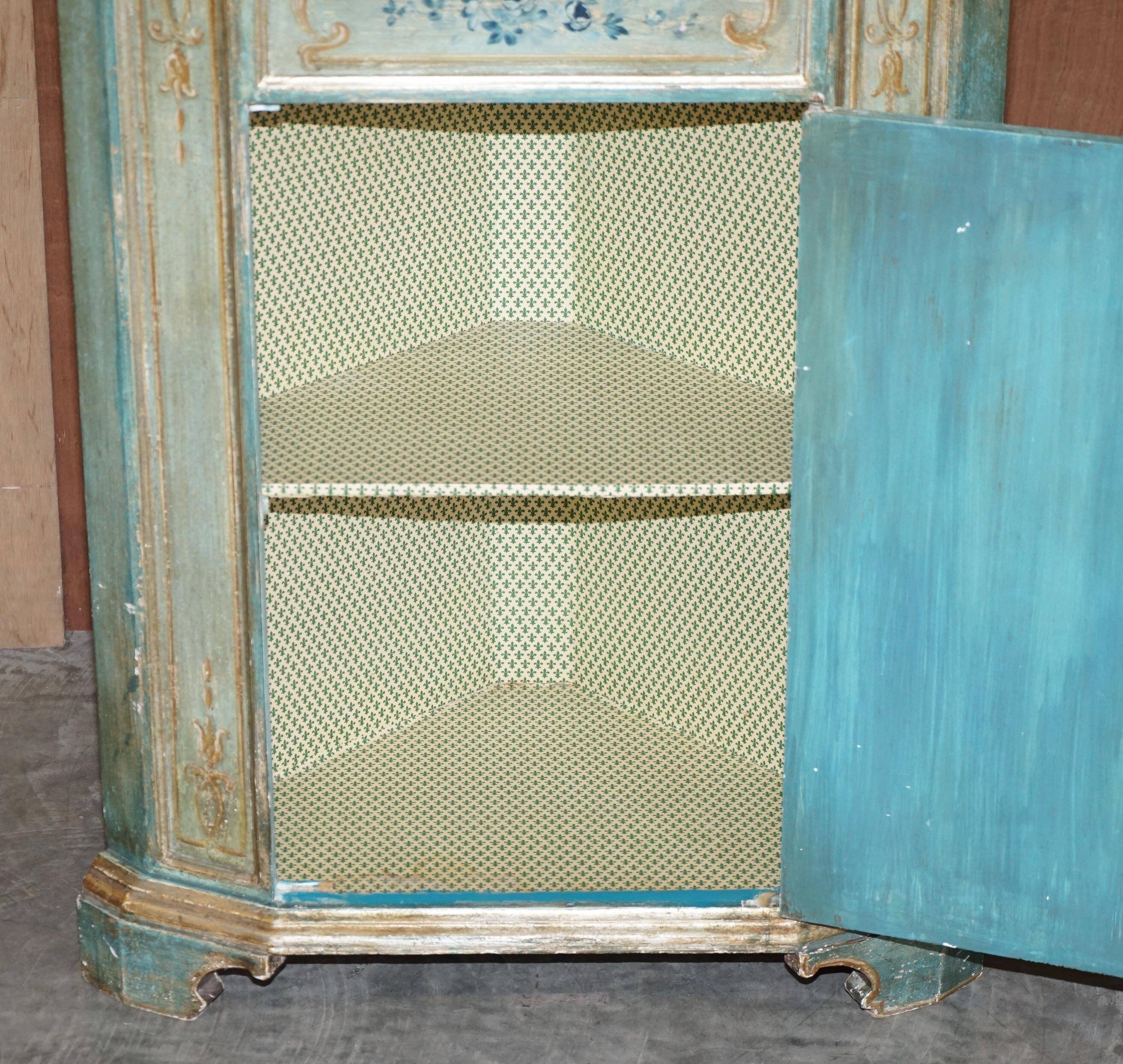 Buffet d'angle vintage peint main style français dessus marbré