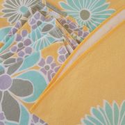 Round tablecloth and 6 napkins with vintage flower patterns