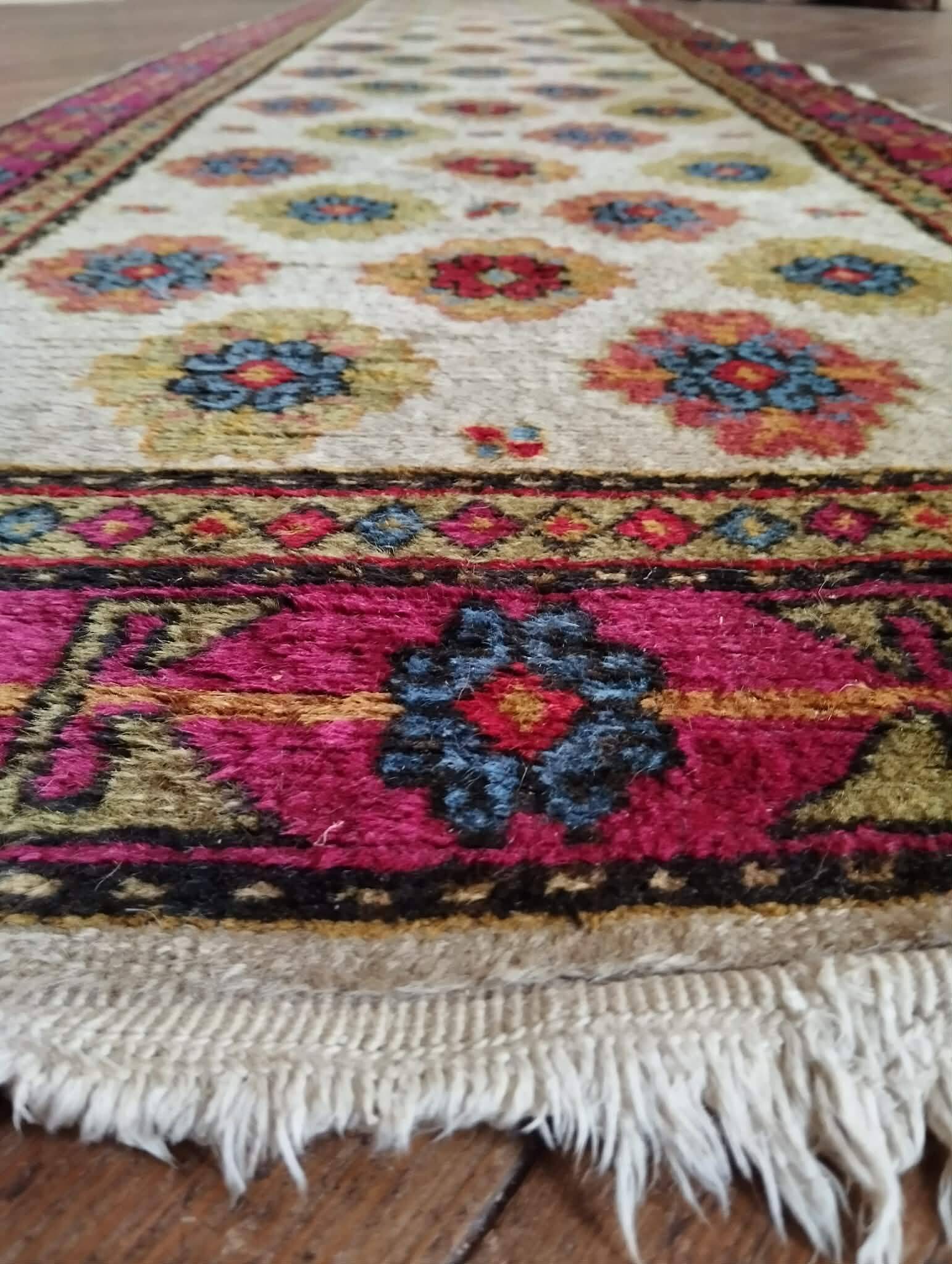 Handmade Sinkiang hallway rug 333x74cm