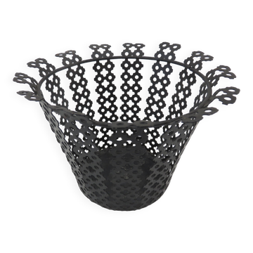 Cache pot en métal perforé noir années 50 60
