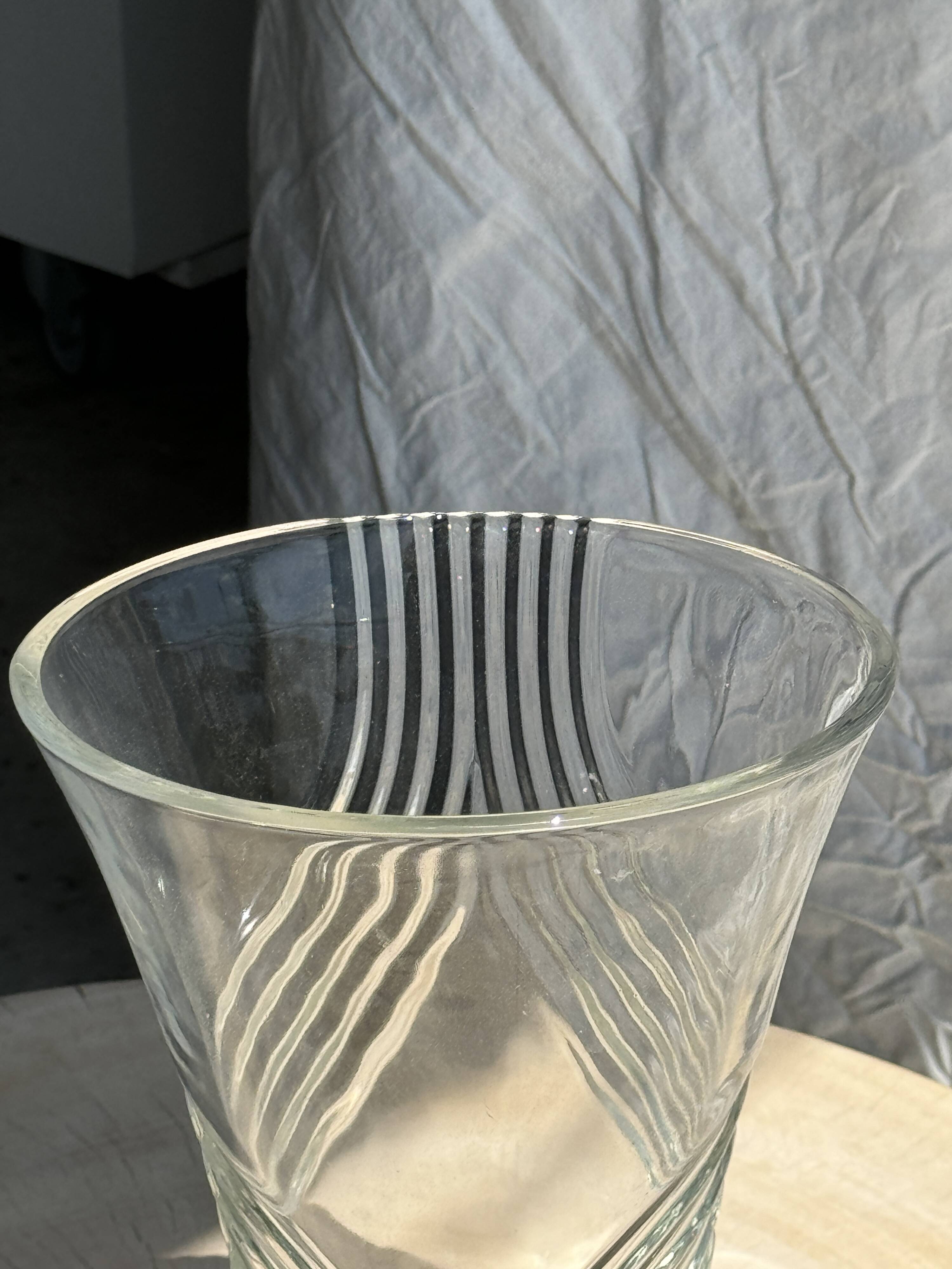 Large geometric glass vase H30