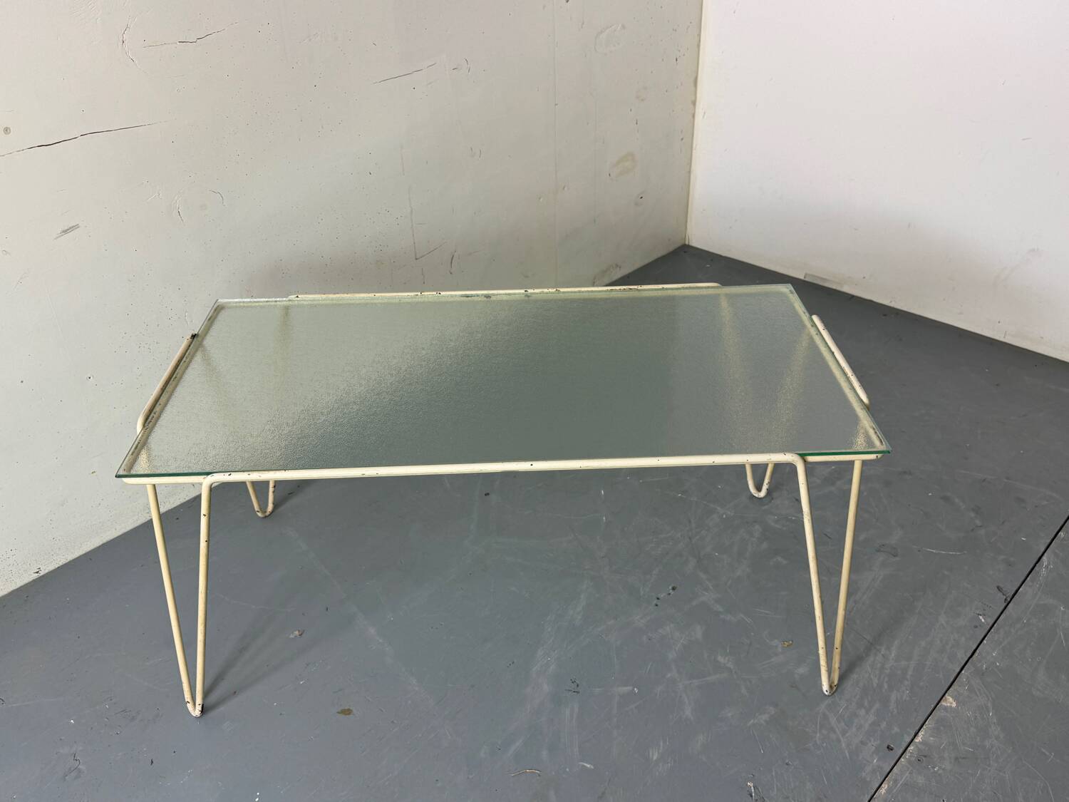 Table basse moderne vintage avec pieds en épingle à cheveux, années 1950