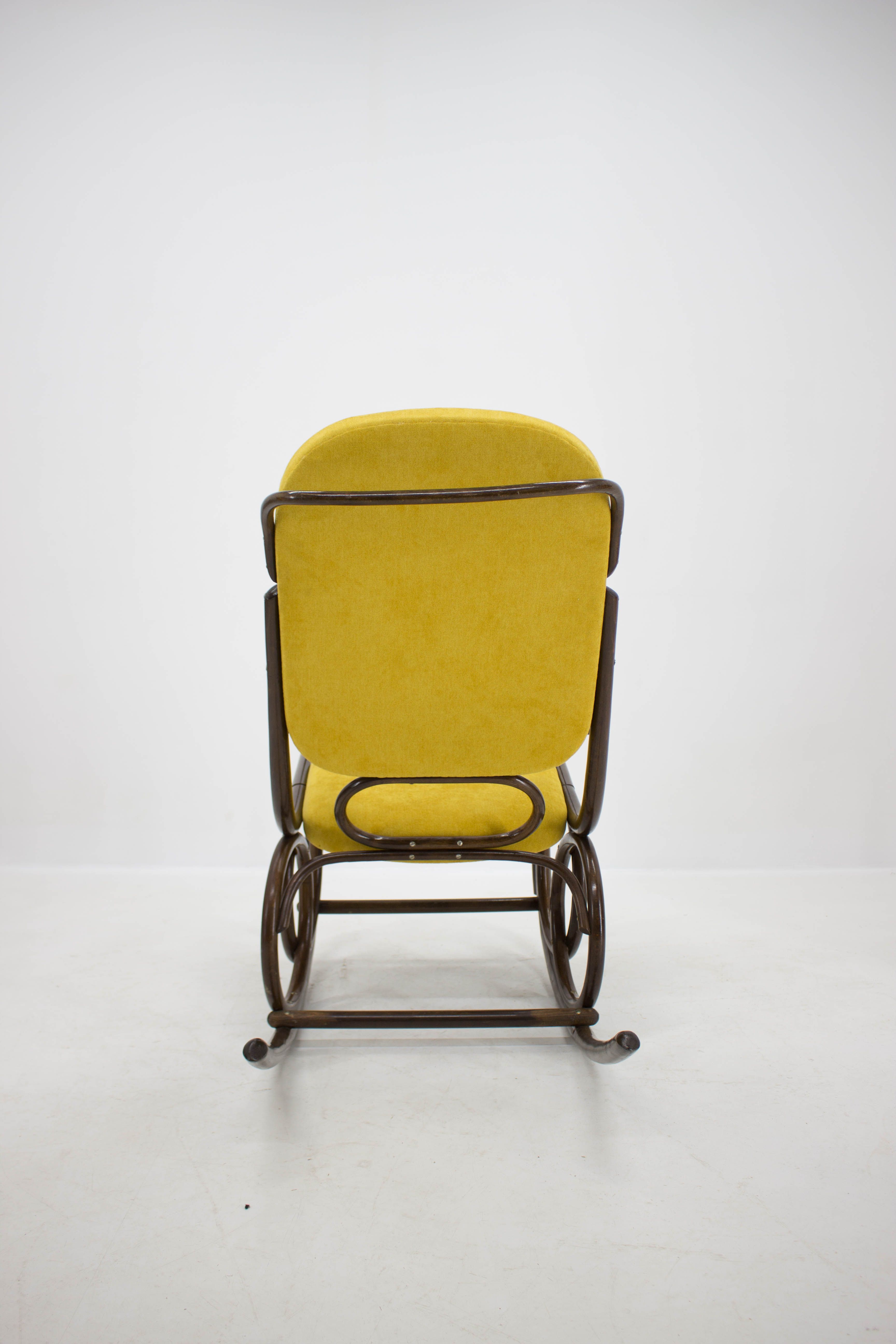 Midcentury bentwood rocking chair from Ton, 1960s