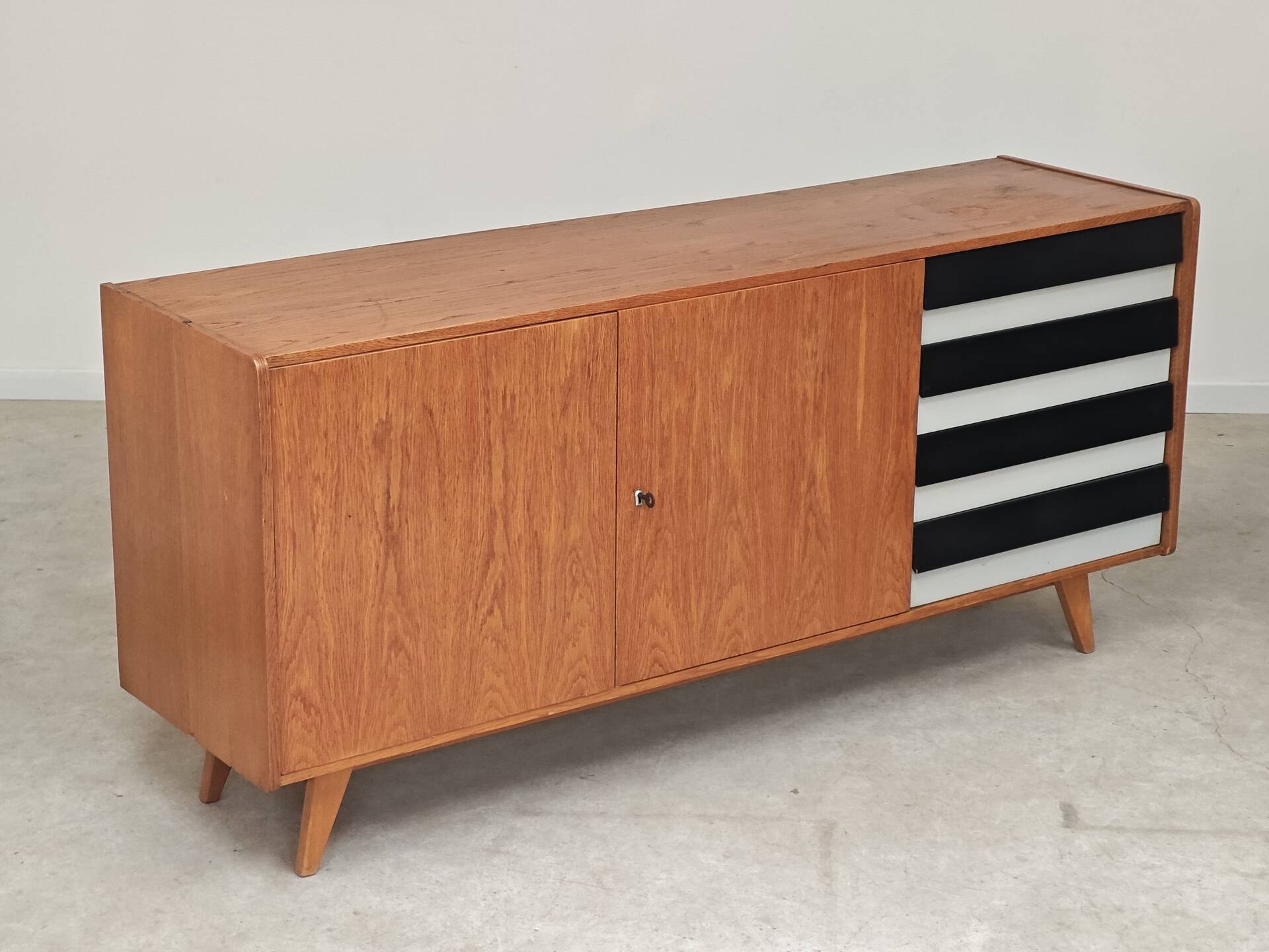 Enfilade U460 in white and black by Jiri Jiroutek for Interier Praha 1960