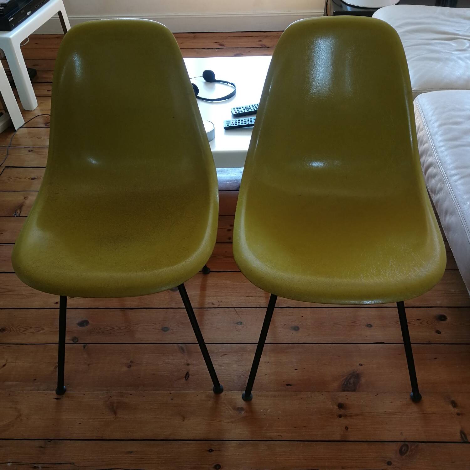 Set of 4 DSX chairs Herman Miller edition design Charles Eames fiberglass