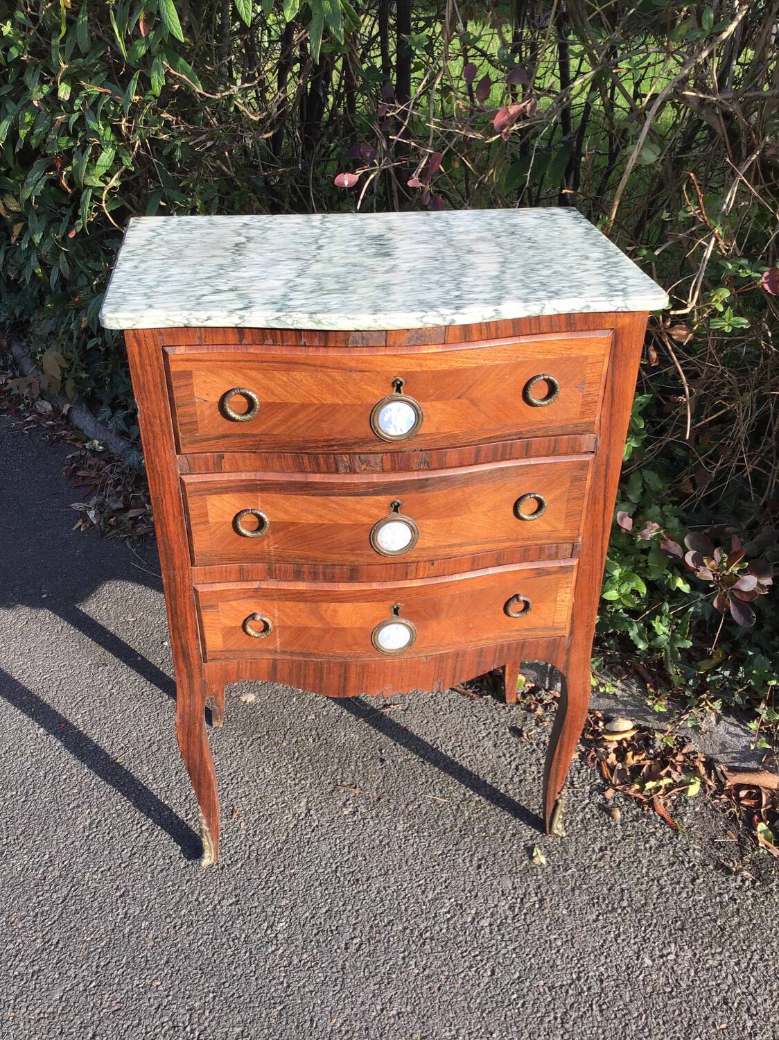 Small chest of drawers