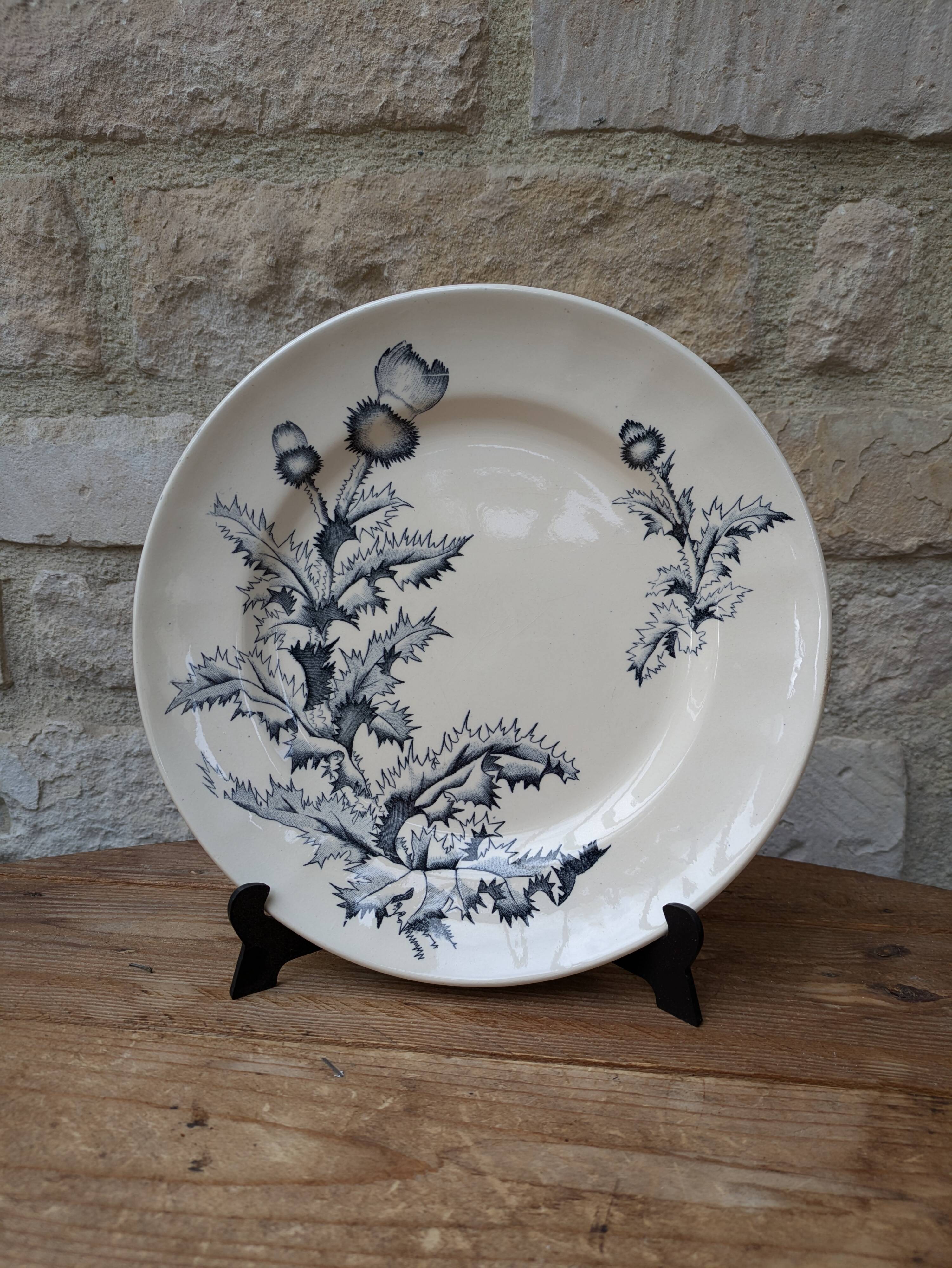 Old Lonchamp ceramic plate, Chardon Terre de fer model