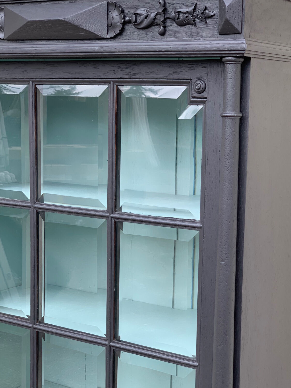 Armoire parisienne vitrée noire et vert grisé 150cm