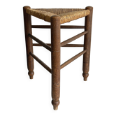 Tabouret triangulaire en bois tourné