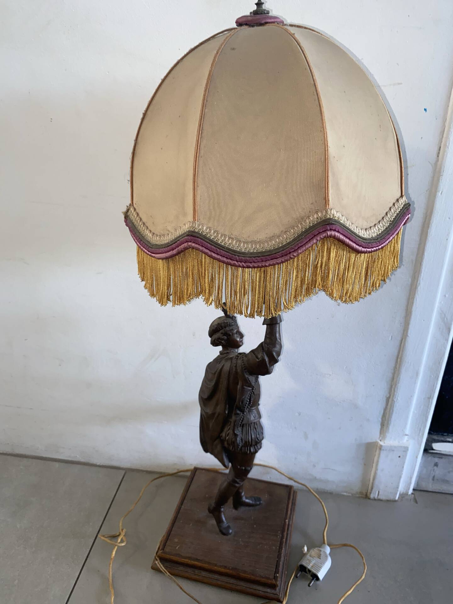 Antique statue lamp "The Hunt Louis XIII" signed LSF