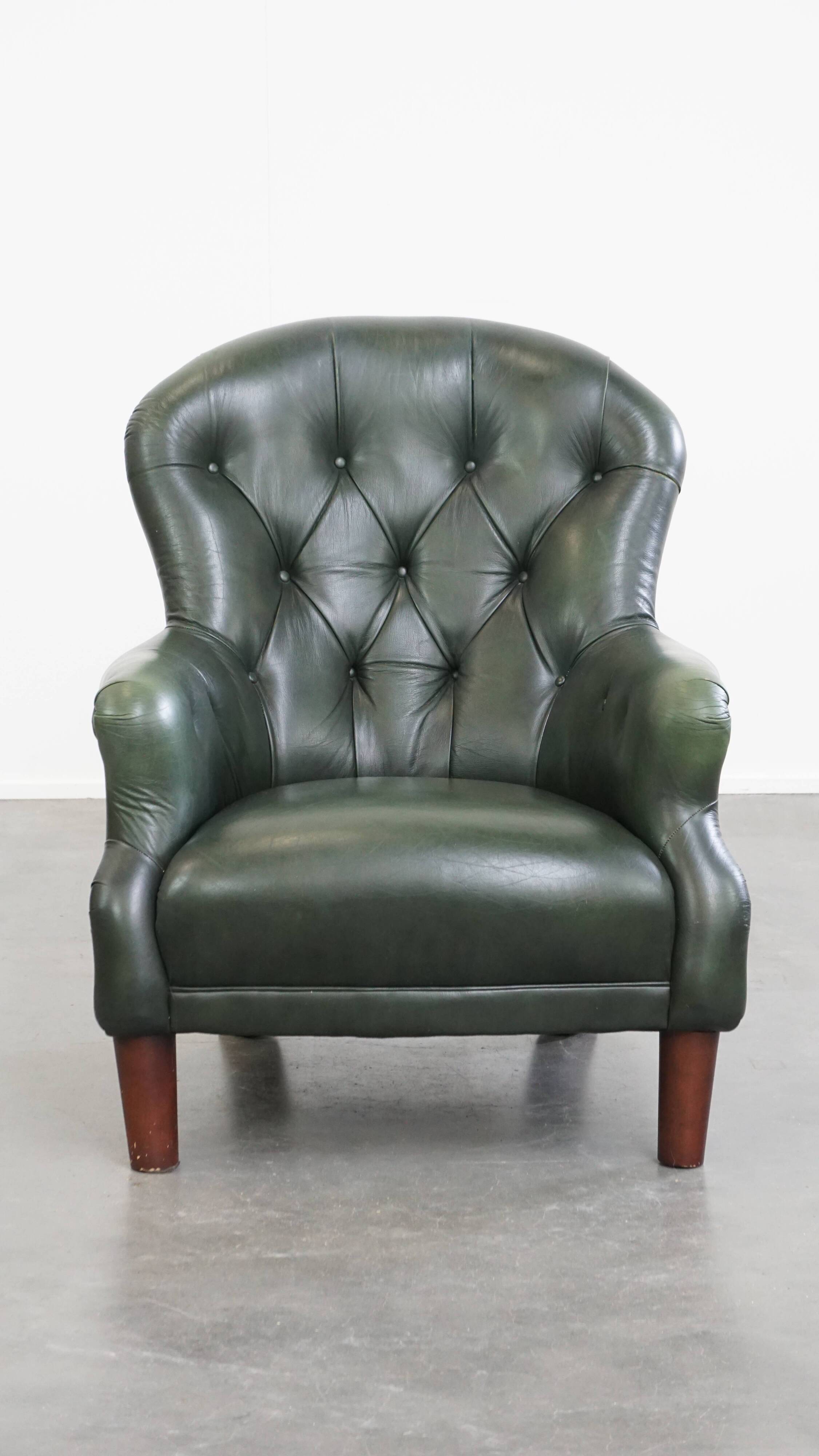 Fauteuil Chesterfield en cuir de vachette vert de style anglais
