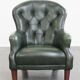 Fauteuil Chesterfield en cuir de vachette vert de style anglais