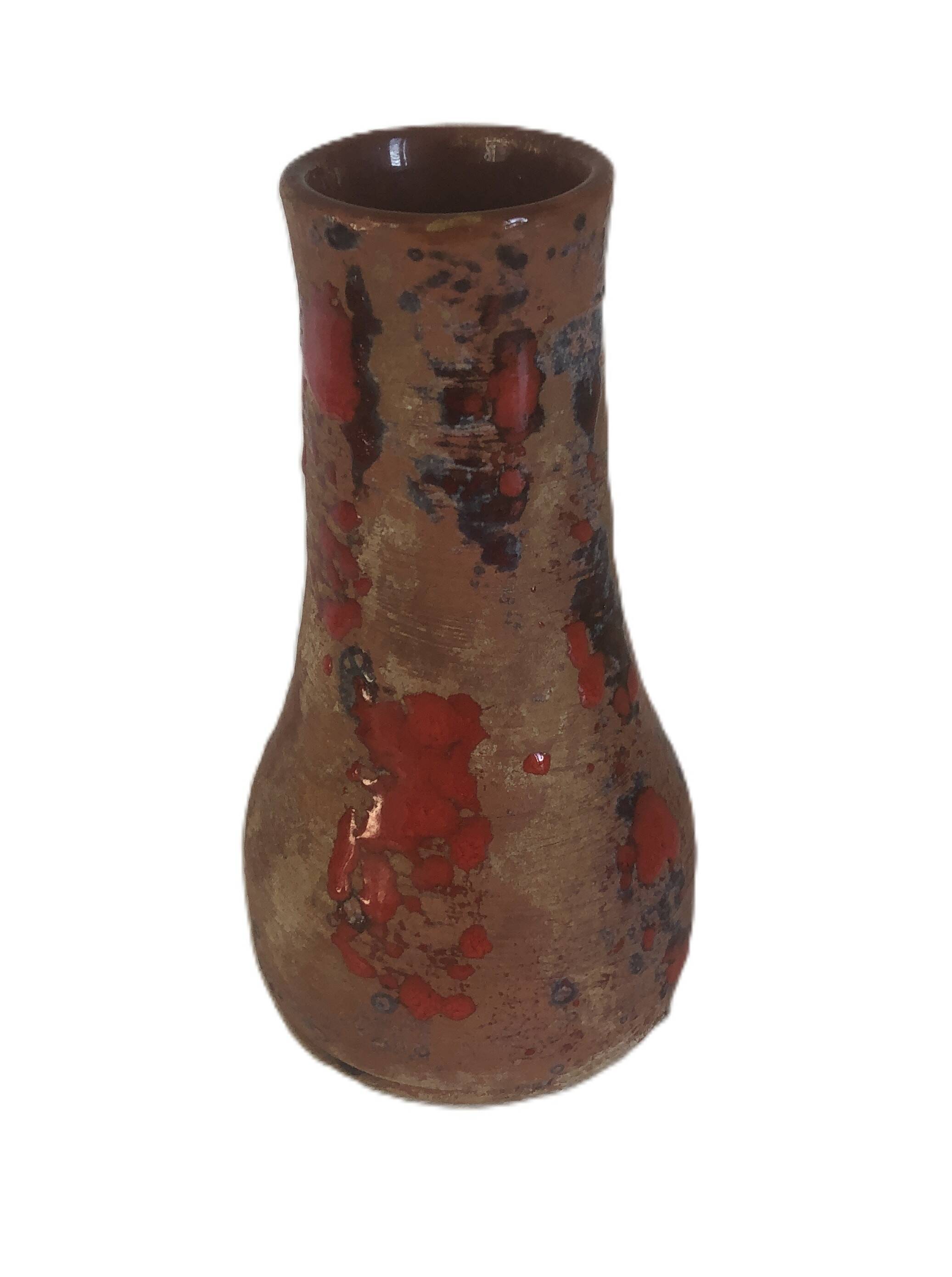 Brutalist vase with dripping decoration