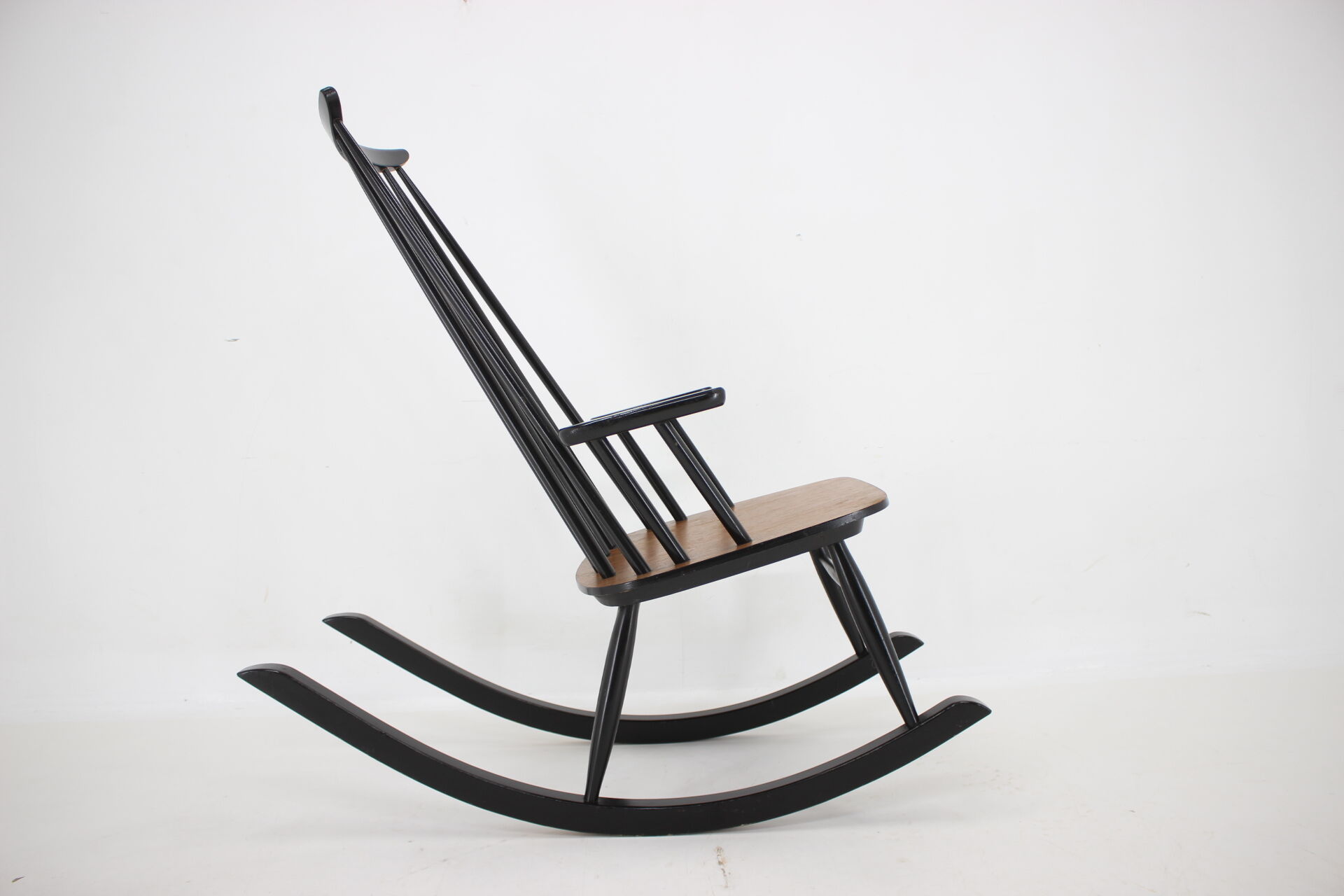 1960s Varjosen Puunjalostus beech rocking chair, Finland