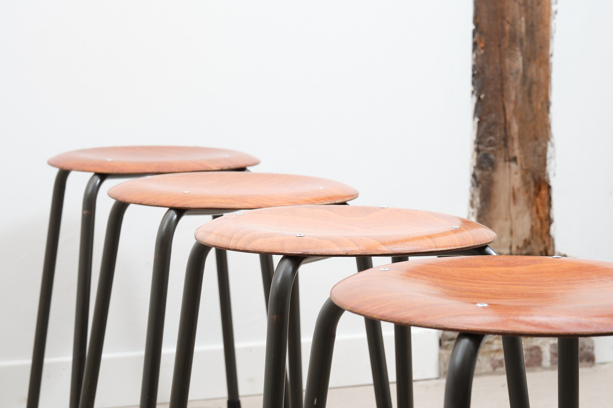 Vintage low stool, pagholz seat warm gray metal structure